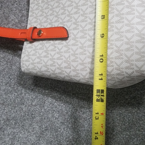 Michael Kors Small Mel Signature Tote/Shoulder Bag - Picture 8 of 14